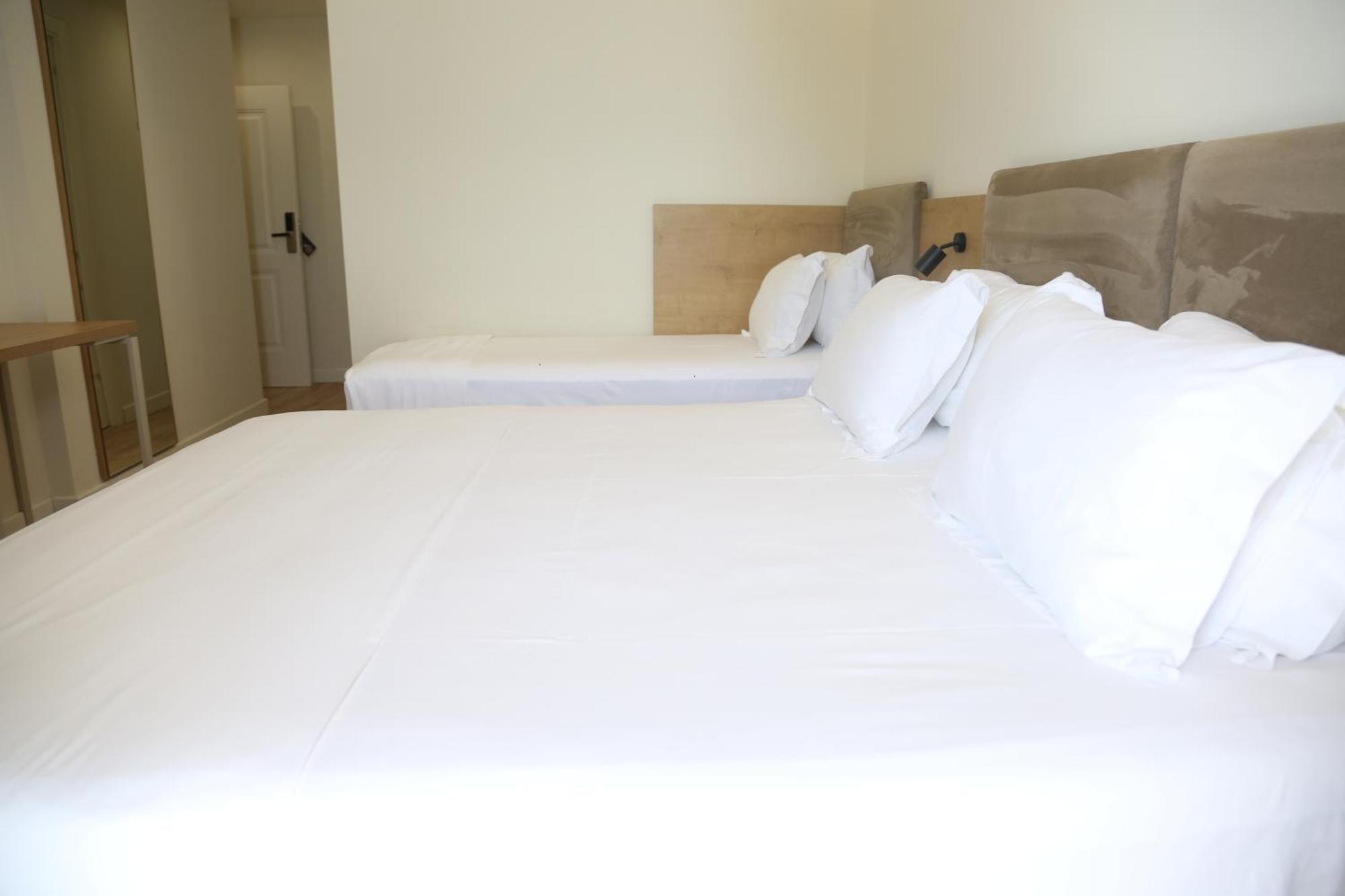 Champagne, Vlore Bay Bed & Breakfast Radhimë